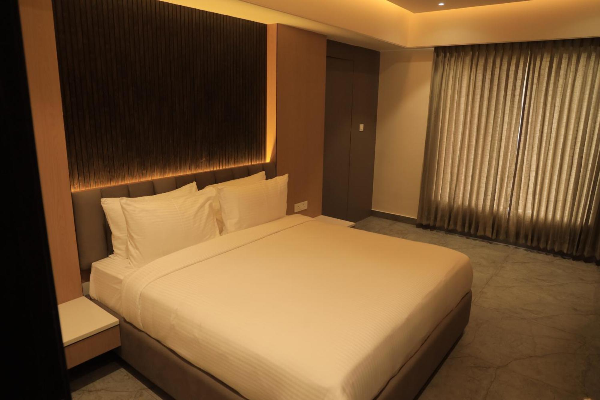 Vantara Suites Vellore Exterior photo