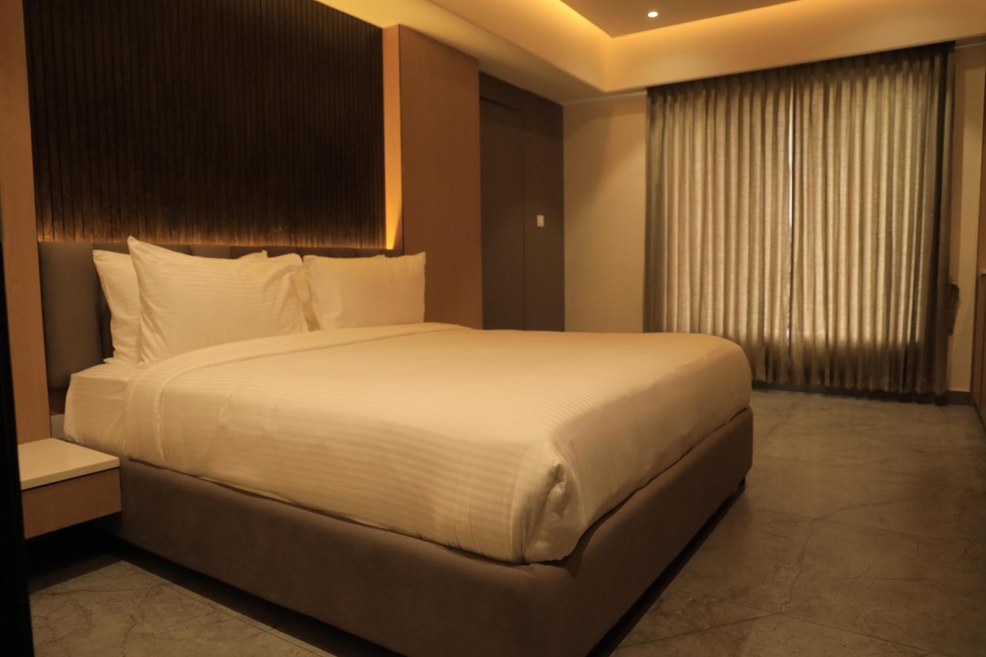 Vantara Suites Vellore Exterior photo